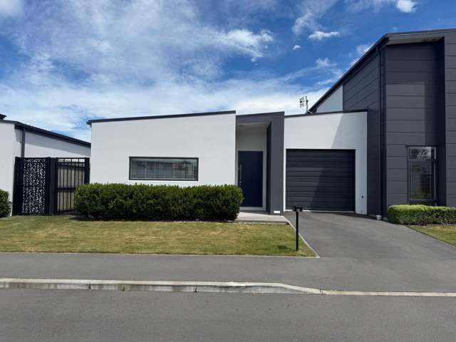 RUSSLEY -MODERN, 2 BEDROOMS, HEATPUMP, INTERNAL ACCESS GARAGE