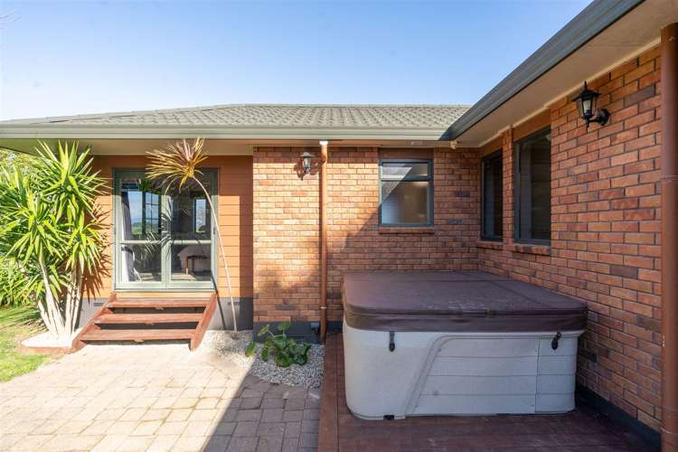 8 Pointon Glade Grandview Heights_25