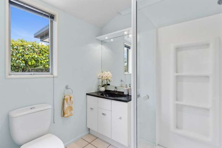 32 Travis Country Drive Burwood_8