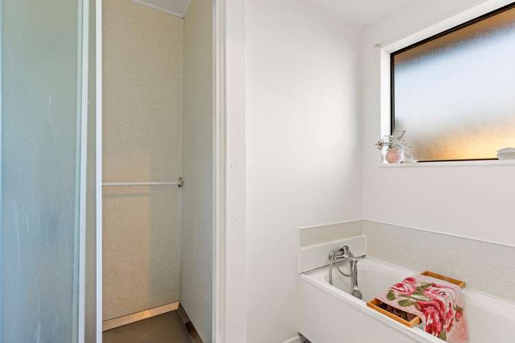 2/2 McHaffies Place Wainoni_6