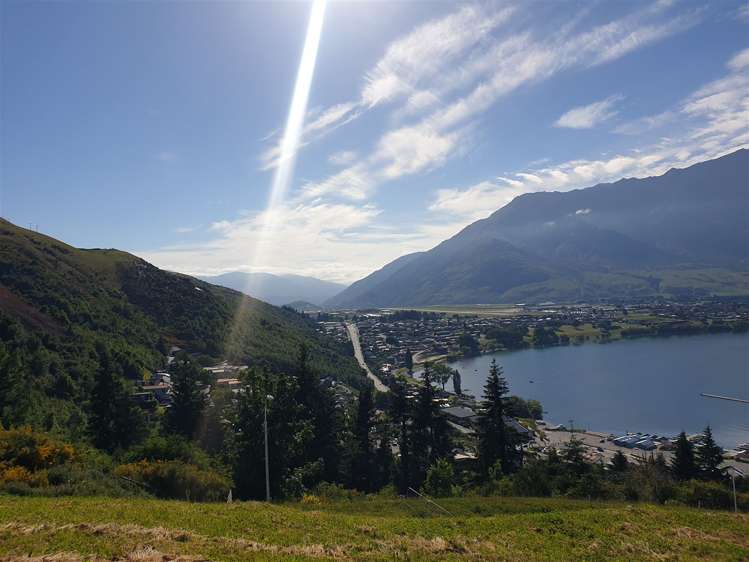 2 Short Court Queenstown Hill_5