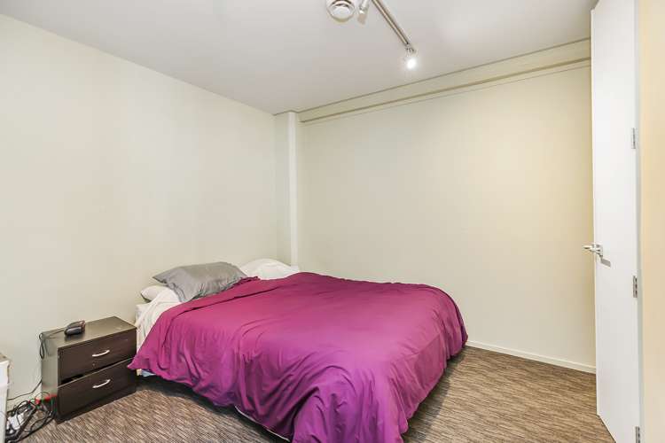 101/20 Hanson Street Mount Cook_5