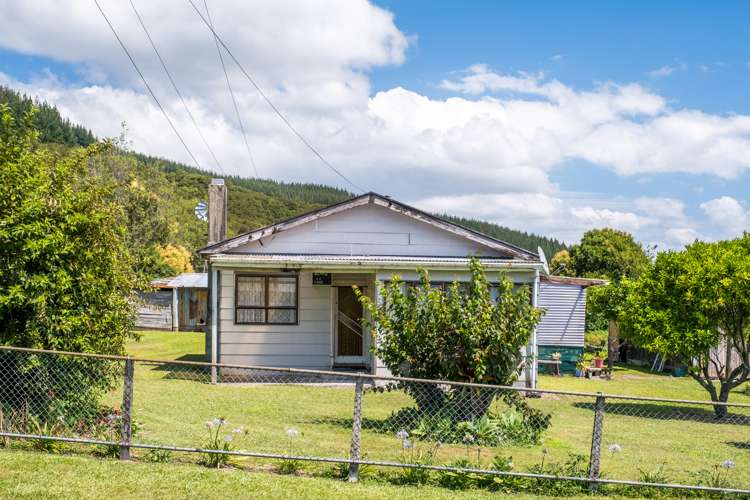 21 Mangaharei Street Ruatoria and Surrounds_14