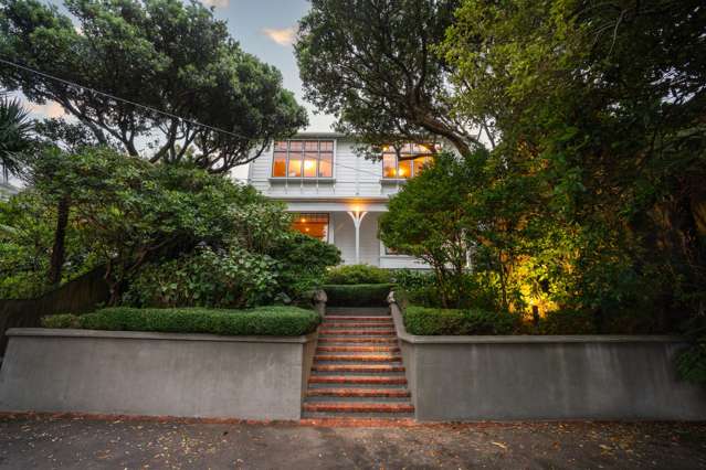 MAJESTIC KELBURN VILLA WITH DRIVE ON