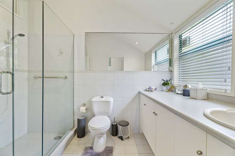 6 Joydon Place Stanmore Bay_14