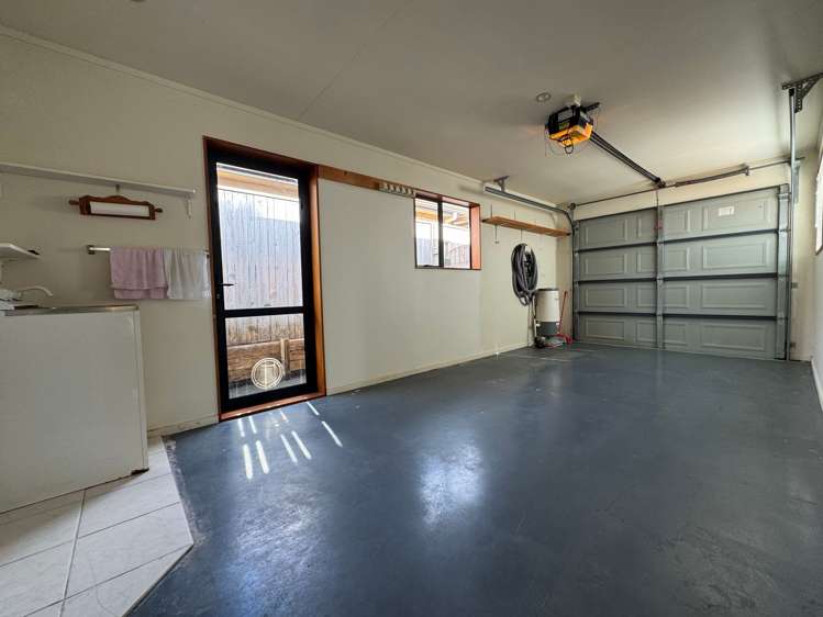 6 Red Hibiscus Road Stanmore Bay_15