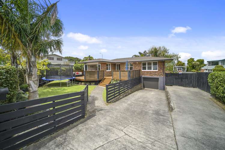 54 Bradbury Road Botany Downs_13