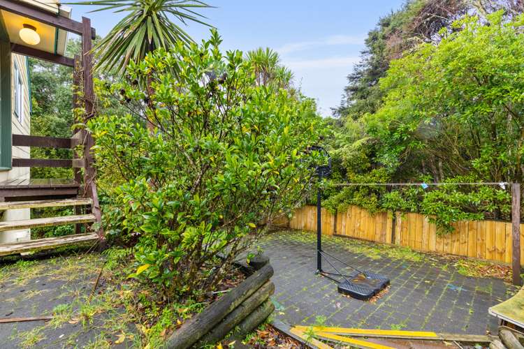 2/5 Karapiti Place Glen Eden_17