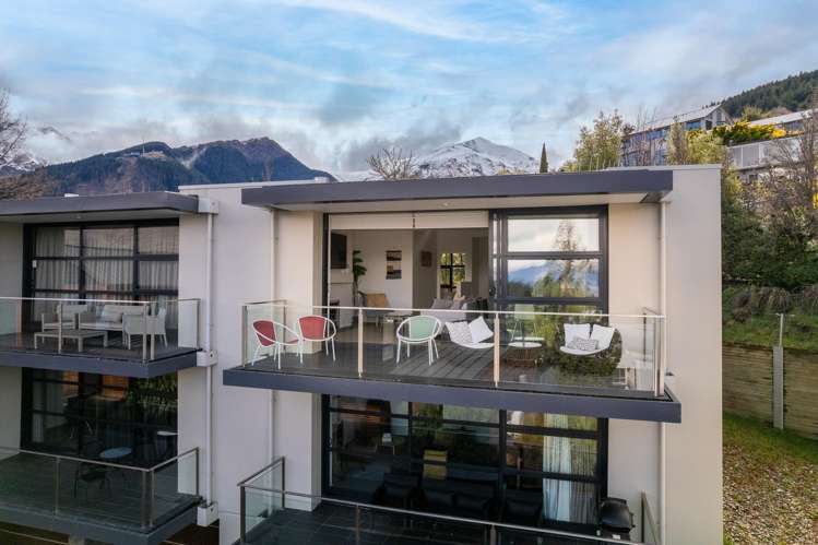 8/29 Panorama Terrace Queenstown Hill_13