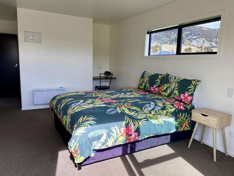 19 Kingfisher Crescent Albert Town_9