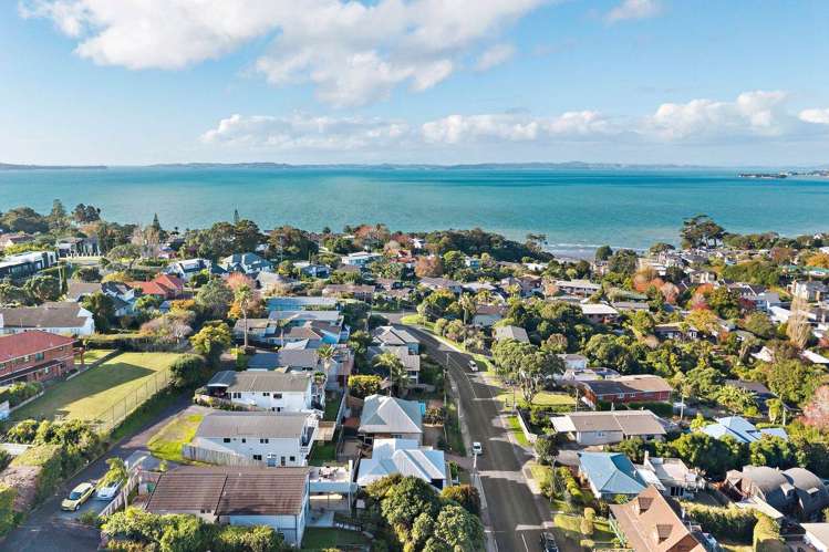 2/9 Colmar Road Mellons Bay_21