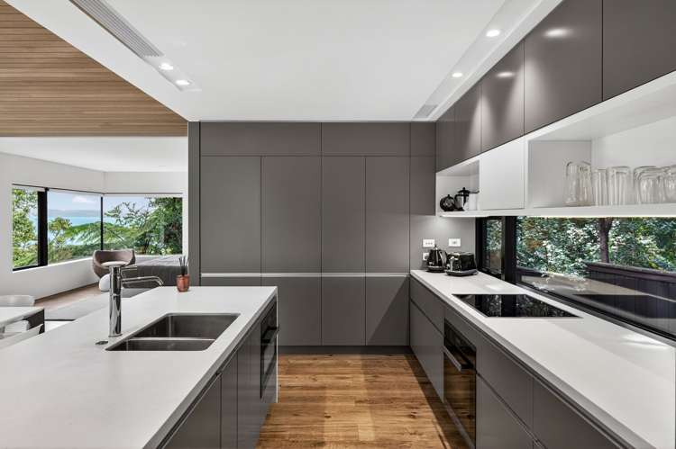 34 Arapito Road Titirangi_12