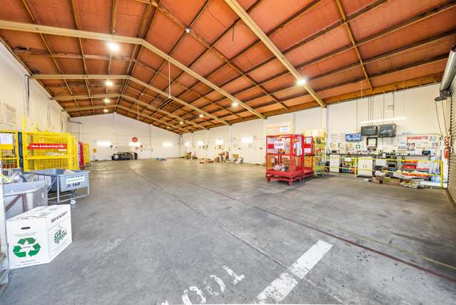 Versatile Kapiti Road Industrial with Yard