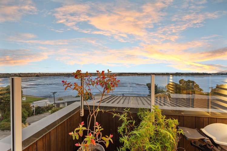 11 Te Awakura Terrace Mount Pleasant_34