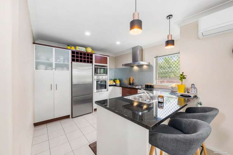 81 Baverstock Road Flat Bush_8