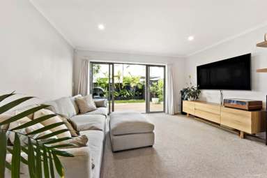 9 Silvereye Road_3