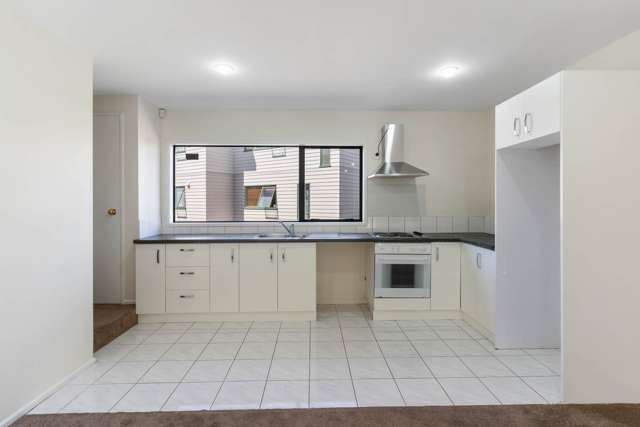 10/1 Briar Way New Lynn_4