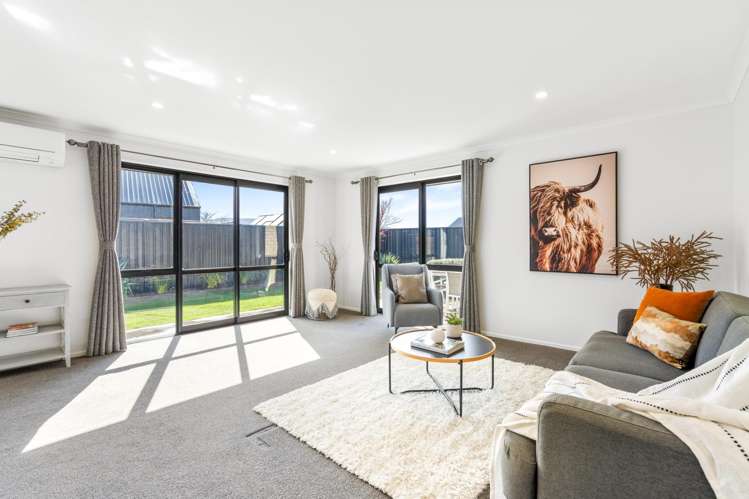 8 Silverview Place Mosgiel_1