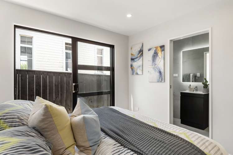 9/1b Egremont Street Belmont_19