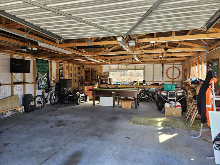 432 Main South Road Paroa_14