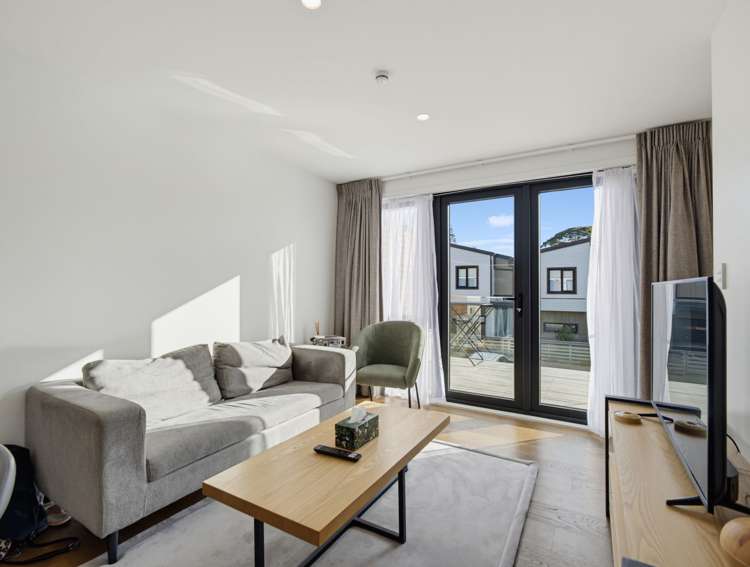 14 Te Puketoka Lane Mangere_3