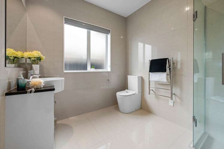 5 Iwinuku Crescent Wattle Downs_23