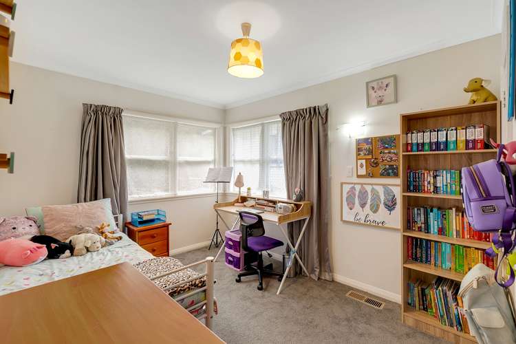 46 Kiwi Crescent Tawa_13