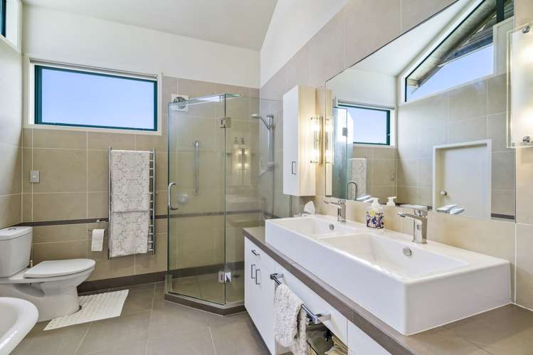 6 Joydon Place Stanmore Bay_12