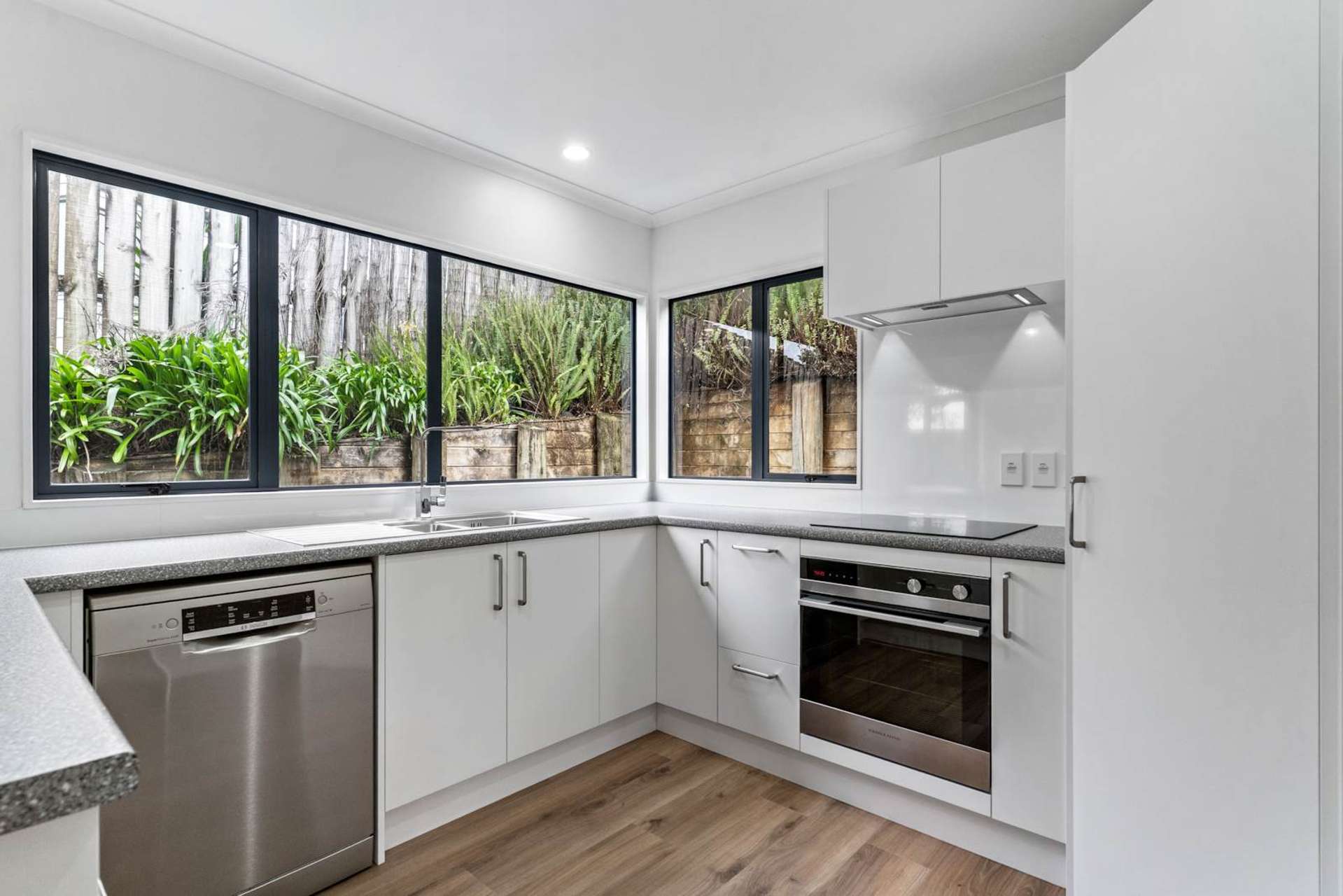 5/35 Highgrove Lane Totara Vale_0