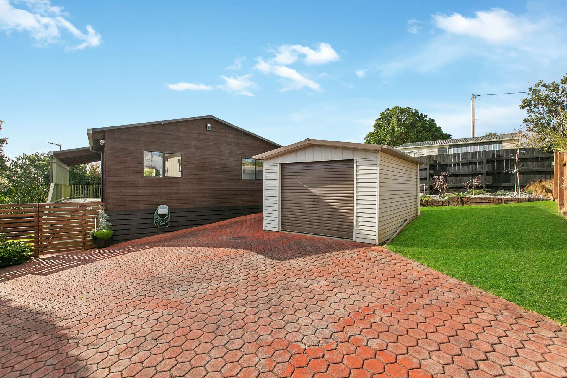 2/245 Sturges Road Henderson_0