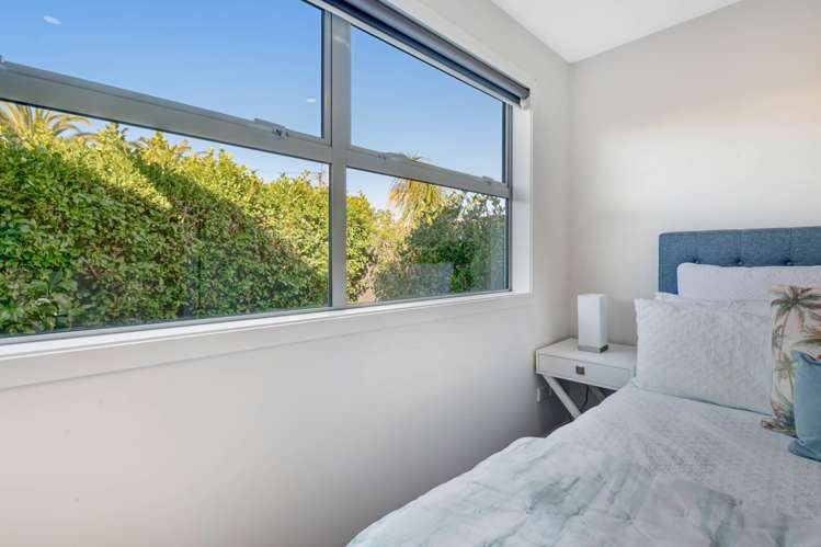 8a Beach Road Manly_17