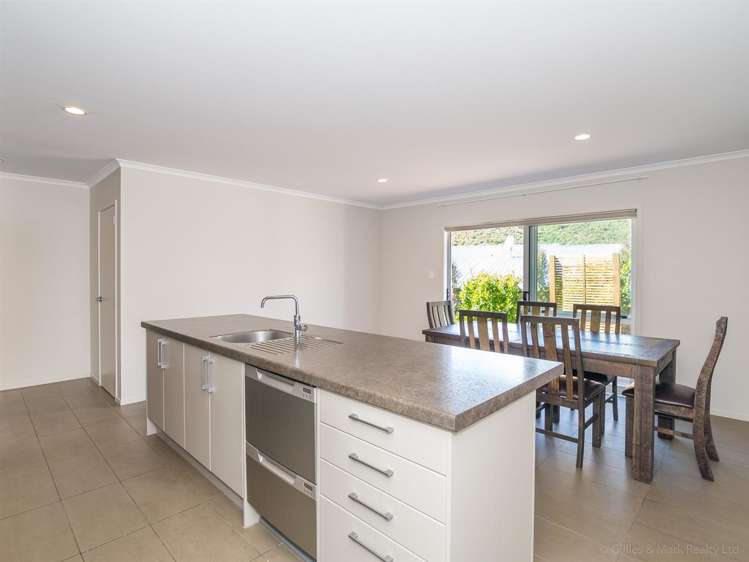 31 King Charles Drive Kingsley Heights_4