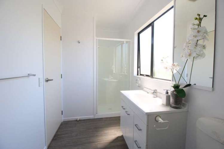 3 Abbey Way Rangatira Park_12