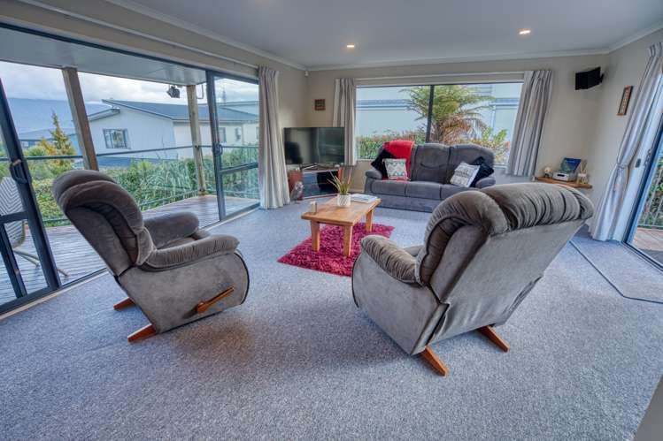 9 Ranui Place Moana_12