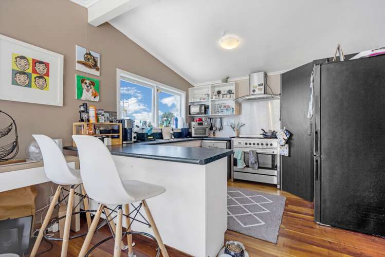 6 Merville Avenue Te Atatu South_7