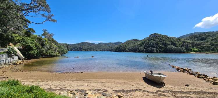 7 Harpoon Hill Great Barrier Island_7