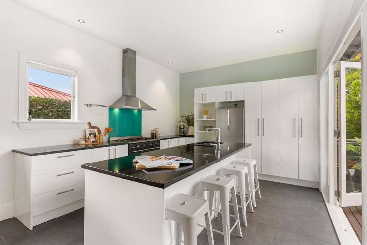 2/105 Lancaster Road Beach Haven_6