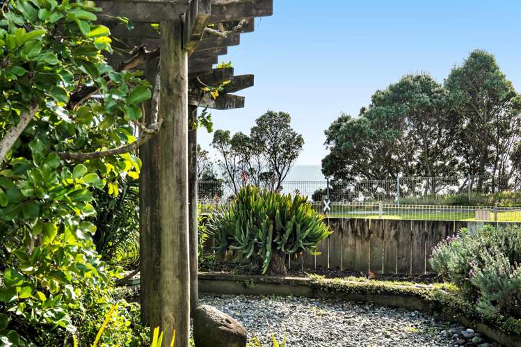 3 Kawaroa Lane New Plymouth_21