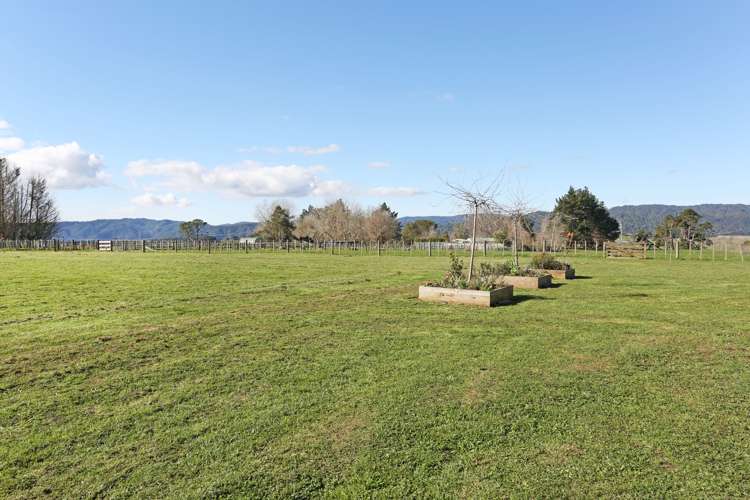 121 Heald Road Hunua_18