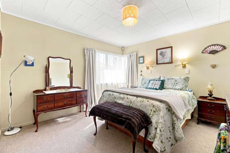 2 Warwick Place Springvale_12