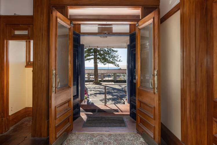 39 Marine Parade Bluff Hill_13