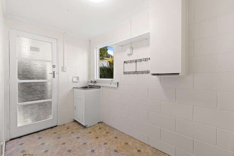 4257 Great North Road Glendene_16