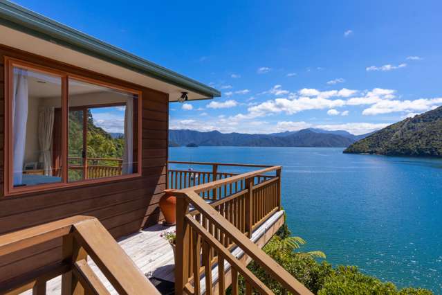 425 Port Underwood Road Whatamango Bay_3