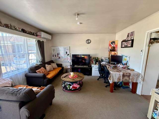 2/8 Hooker Place Papatoetoe_1