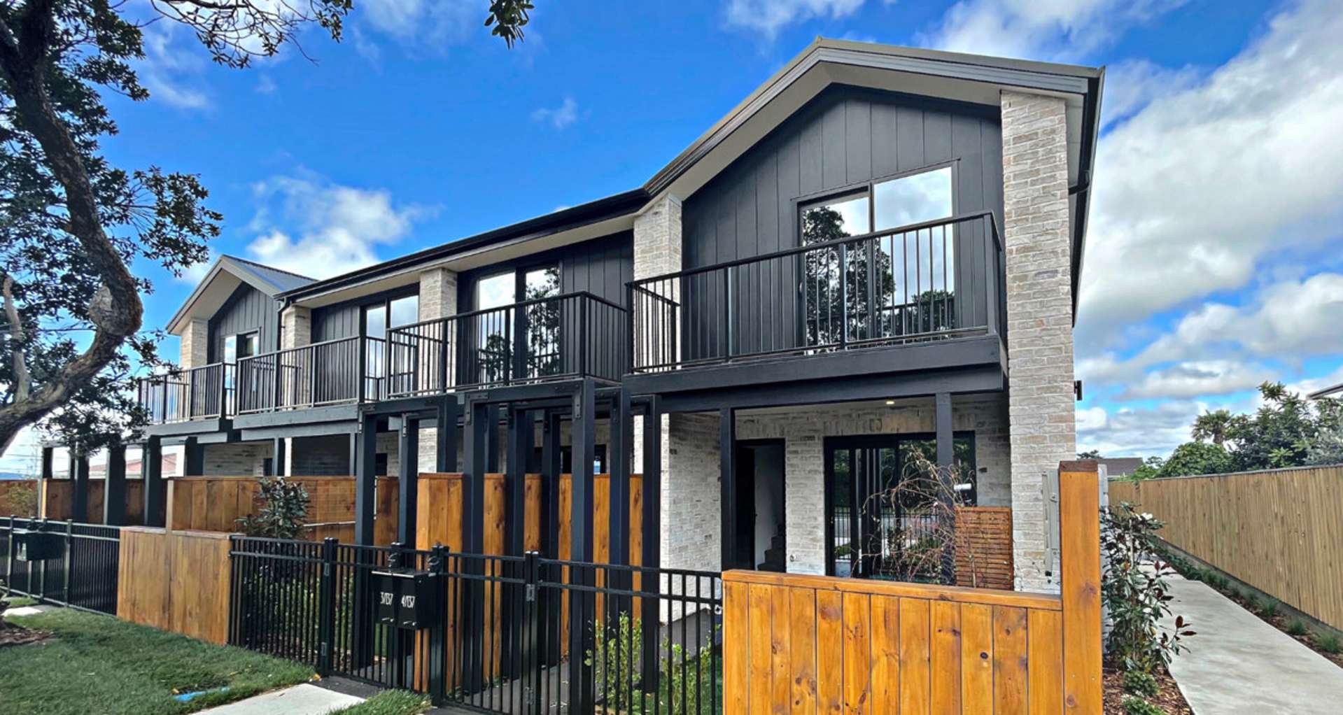 4/137 Tirimoana Road Te Atatu South_0