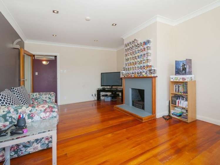 54 Waddington Drive Naenae_3