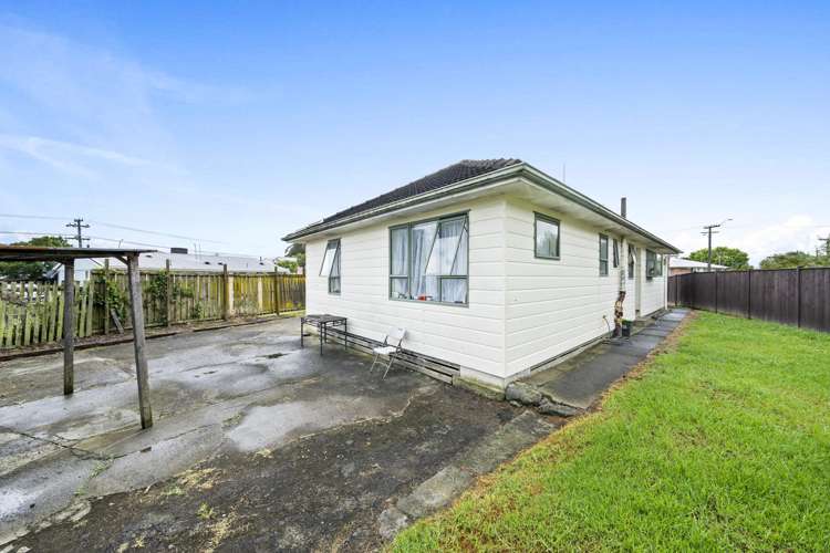 3 Clarkson Crescent Otara_9