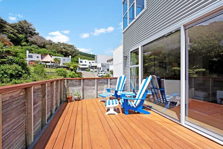 35 Saddleback Grove Karori_10