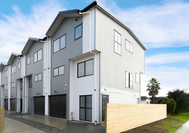 3/7 Ranui Station Road Ranui_12