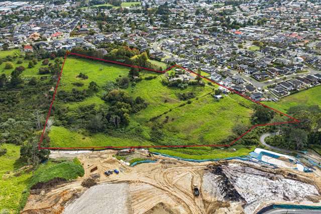 Dual-zoned landholding with lifestyle benefits